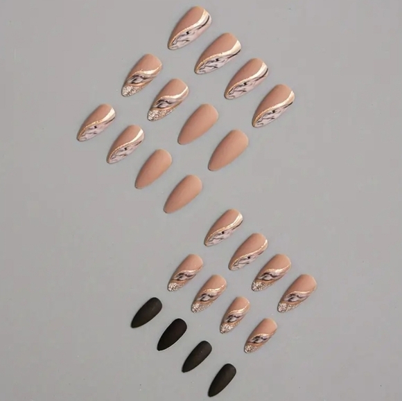 24 Pieces Fake Press On Nails - Picture 2 of 6